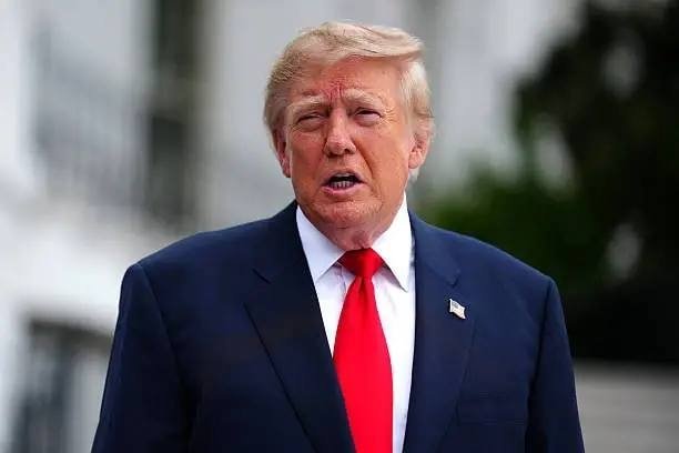 Трамп АҚШ қурол-яроғ захиралари тўлдирилмагунча иттифоқчиларга қурол сотишни чеклаганини айтди