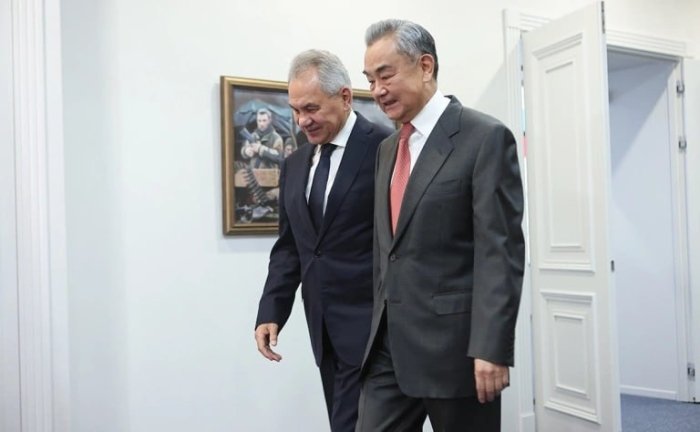 Геосиёсий вазият “соатларимизни тўғрилаб олишга” мажбур қилмоқда 