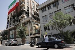 Европа Эронга санкциялар тикланиши билан таҳдид қилмоқда