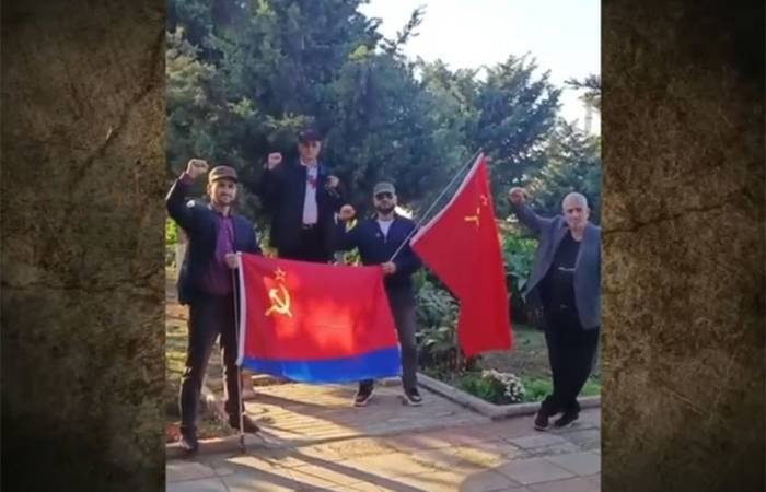 Озарбайжонда СССР байроғини кўтариб кўча кезганларга жиноий иш очилди