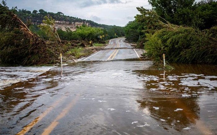 Техасдаги сув тошқини қурбонлари сони 109 кишига етди