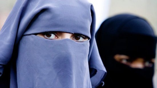 Швейцарияда бурқа кийганлик учун жарималар жорий этилади