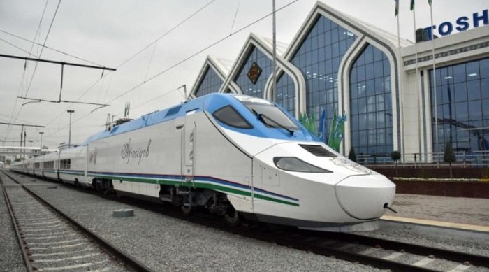 “Ўзбекистон темир йўллари” поезд чипталари етишмаслиги бўйича изоҳ берди