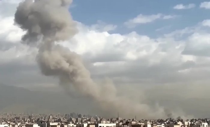 Эрон АҚШнинг Баҳрайн ва Ироқдаги базаларига зарба берди