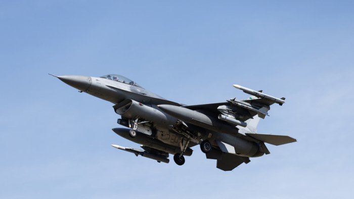 Зеленский: Украина Чехия билан F-16 учувчилари учун қўшма ўқув маркази ташкил этишни муҳокама қилмоқда
