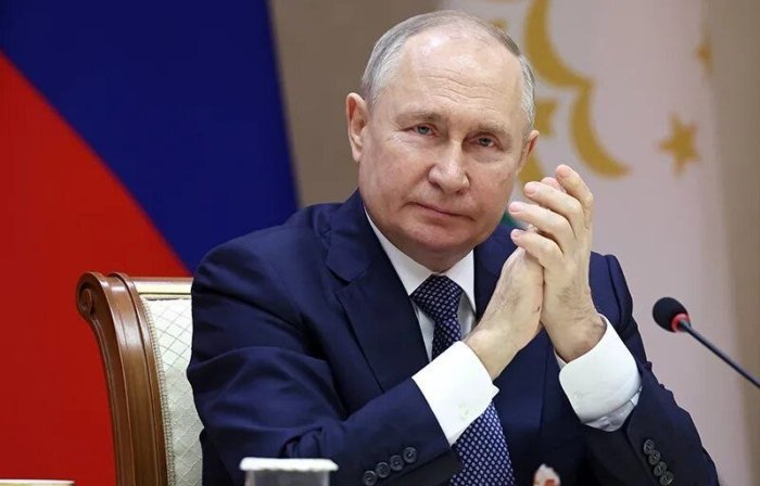 Putin “ekstremistik” materiallarni qidirganlik uchun jarimalar nazarda tutilgan qonunni