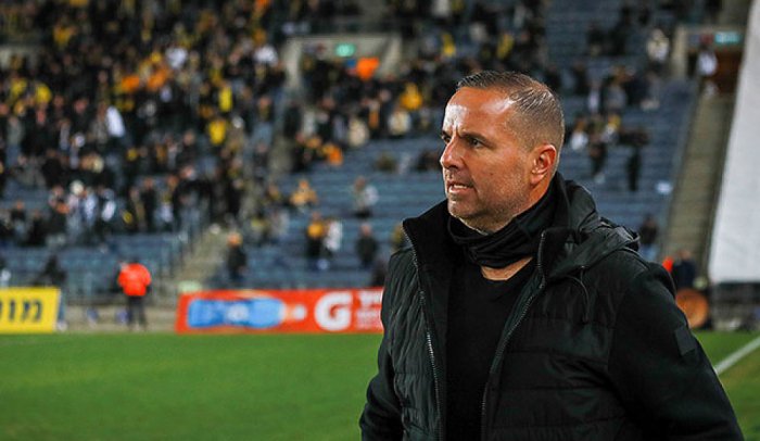 Isroil milliy terma  jamoasi bosh murabbiyiga hujum uyushtirildi