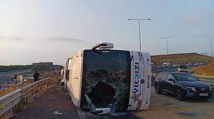 Turkiyada yo‘lovchi avtobus ag‘darilishi oqibatida 3 kishi halok bo‘ldi 