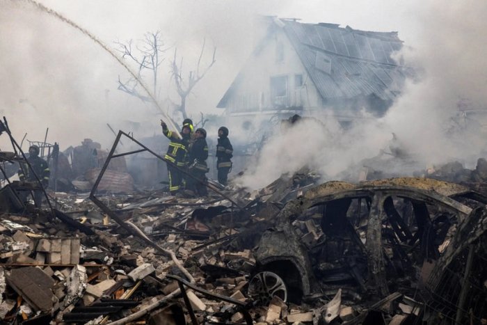 Россия Харьковдаги кўп қаватли уйлар, мактаб ва болалар боғчасига ҳужум қилди