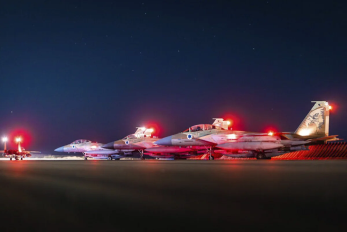 Исроил Теҳрон яқинидаги Эрон ҳарбий саноатига зарба берди