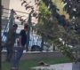 Yuqori qavatdan o‘zini va ikki nafar farzandini tashlagan ayol halok bo‘ldi, ikki o‘g‘ilning hayoti saqlab qolindi