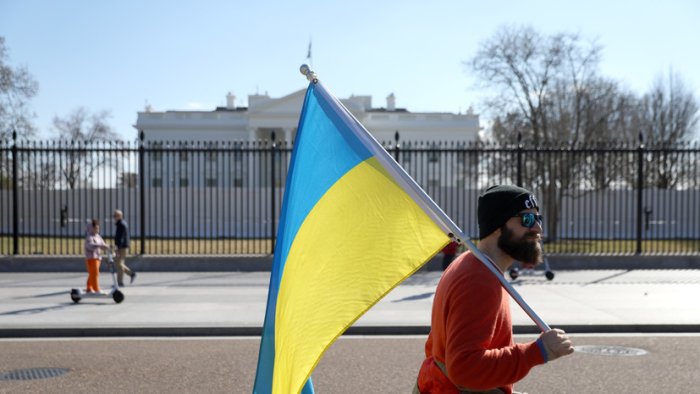 Оқ уй FT’нинг Киев учун хавфсизлик кафолатлари шарти ҳақидаги хабарини рад этди