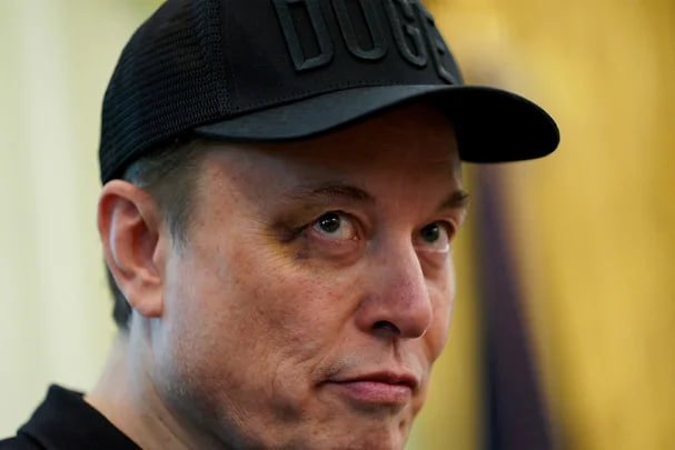 Маск ўз партиясига АҚШ президентлик сайловида номзодлардан бирини қўллаб-қувватлашга рухсат берди
