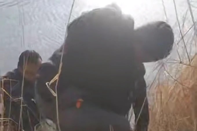 Buxoroda IIB xodimi o‘zini daryoga tashlagan ayolni qutqarib qoldi