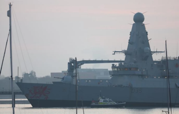 Buyuk Britaniyaning dengiz floti esminesi Kiprdagi bazani himoya qilish uchun O‘rta yer dengiziga yetib keldi