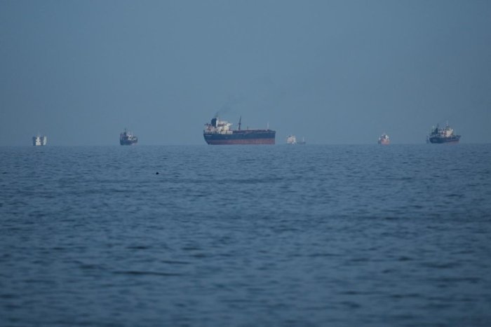 Eron dengiz blokadasi paytida 29 ta kema yo‘nalishini o‘zgartirdi