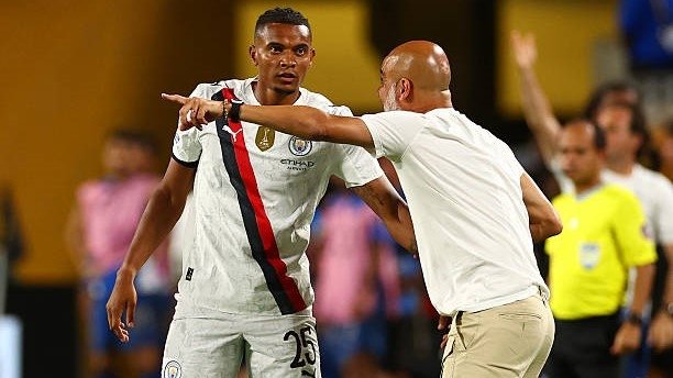 "Манчестер Сити" марказий ҳимоячисига даъвогар клуб пайдо бўлди