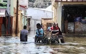 Indoneziyaning Sumatra orolida yuz bergan suv toshqini oqibatida 440 kishi halok bo‘ldi