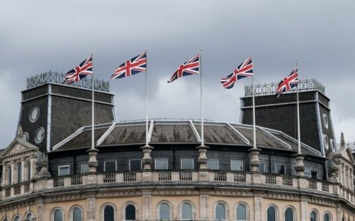 Buyuk Britaniya Vazirlar Mahkamasi AQShning Eronga ehtimoliy zarbasi yuzasidan yuqori ogohlantirish holatiga keltirildi