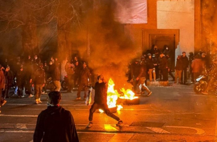 Эрондаги намойишларда 3 мингдан ортиқ одам ҳалок бўлган — Reuters 