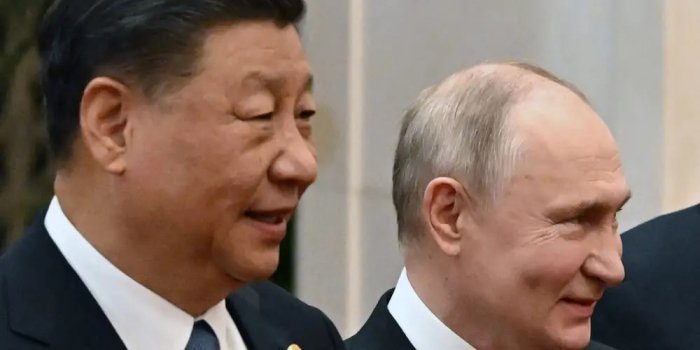 Хитой Эрон ва Россияга Ғарб санкцияларини четлаб ўтишда ва нефть сотишда ёрдам бермоқда