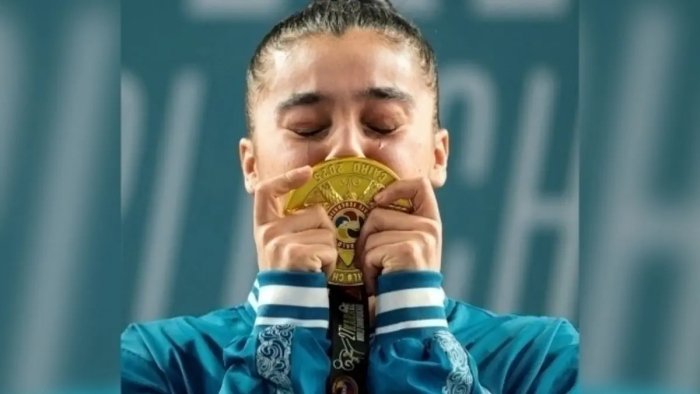 Жаҳон чемпионатида олтин медални қўлга киритган спортчимизга автомобиль совға қилинди