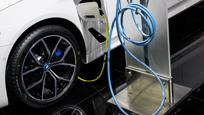 Shahar va viloyat markazlarida elektromobillarni quvvatlantirish stansiyalari o‘rnatiladi