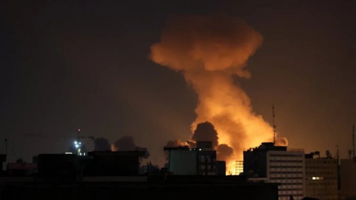 Эроннинг оғир сув заводи ишдан чиқди