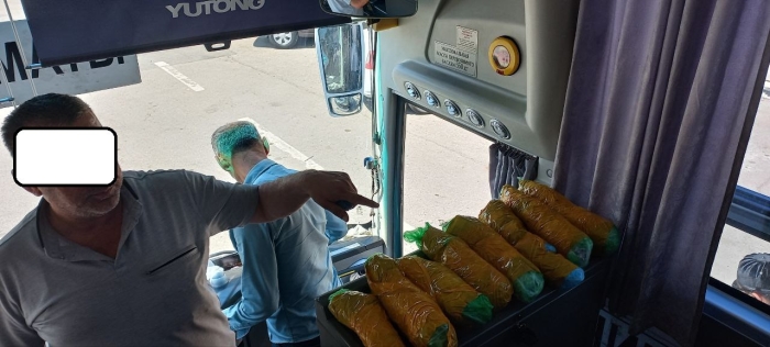 Avtobusda 10 kilo zargarlik buyumlarini olib o‘tishga uringanlar ushlandi