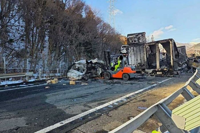 Yaponlar 1,5 kun deganda 67 ta mashina to‘qnashgan  Kan’esu trassasida harakatni tikladi