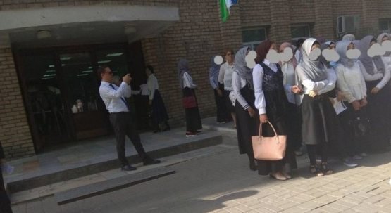Ислом академиясида қиз талабаларга рўмолни бўйин орқасидан ўраб келишга (норасмий) рухсат берилди