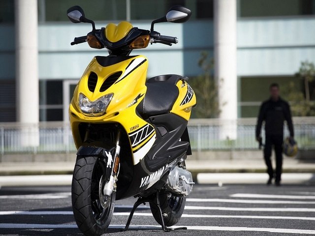 1 oktyabrdan moped va skuter haydovchilari uchun guvohnomalar majburiy bo‘ladi