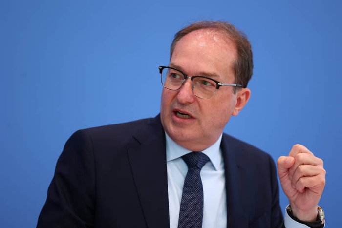 Germaniya ichki ishlar vaziri Yevropa Ittifoqi tashqarisida deportasiya markazlarini tashkil etishni yoqlab chiqdi