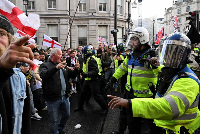 Londondagi namoyishlarda 26 nafar polisiyachi jarohat oldi