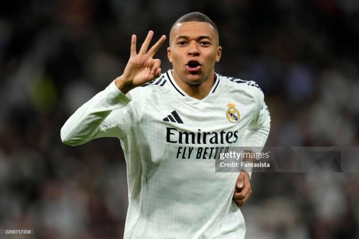 ECHL. Hafta futbolchisiga kimlar nomzod?