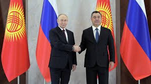 Putin va Japarov uchrashdi: iqtisodiy hamkorlik va SHHT sammiti muhokama qilindi