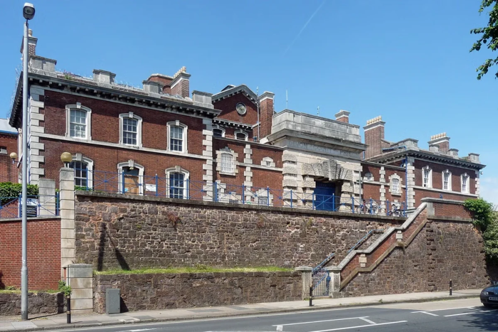 Британия қамоқхоналарида саратон хавфини ошириши мумкин бўлган гази топилди