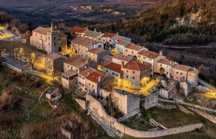 Узунлиги 100 метр бўлган дунёдаги энг кичик шаҳар