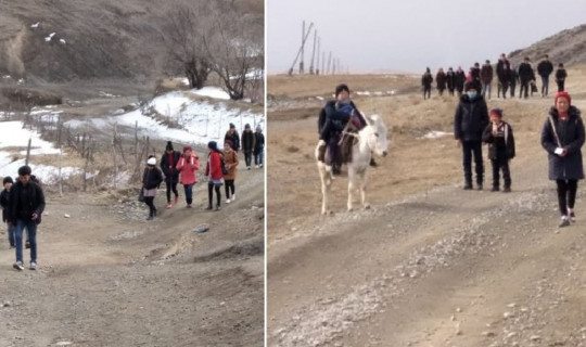 Erkin Turdimov hokimligi ostida hamon bolalar 15 km. uzoqdagi maktabga piyoda qatnab kelmoqda