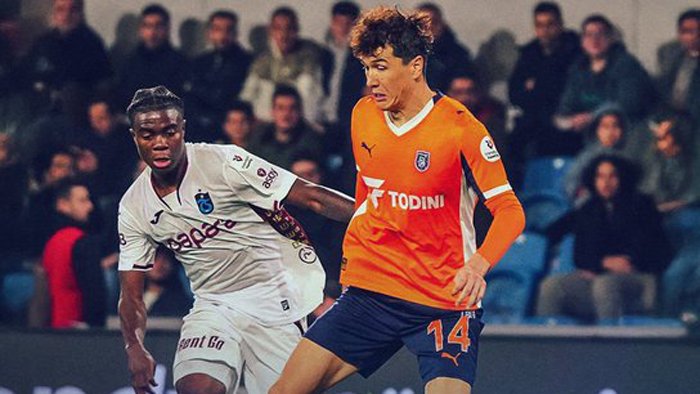 Turkiya Superligasi. Shomurodov liga to‘purariga aylangan bahsda "Bashakshehir" 101 daqiqadagi gol evaziga mag‘lub bo‘ldi (VIDEO)