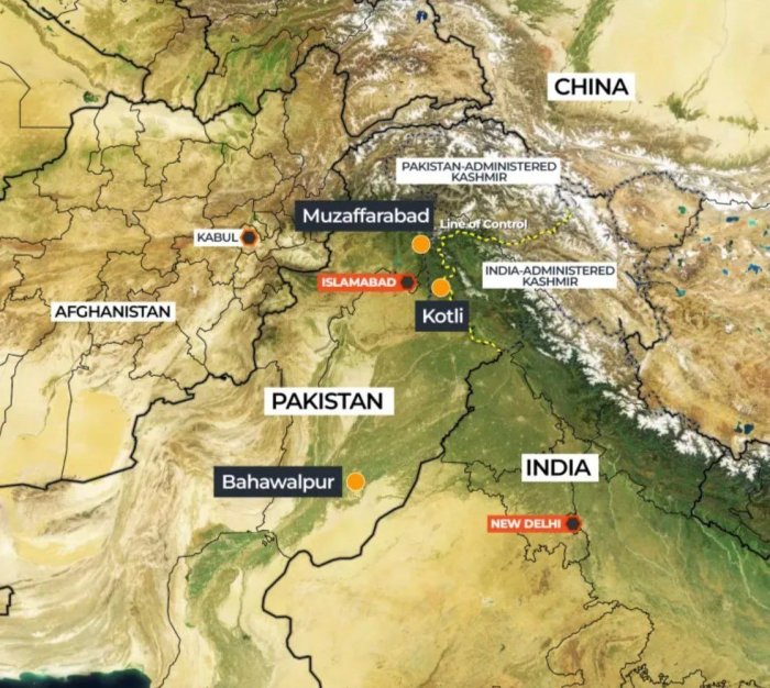 Hindiston bahsli Kashmirdan tashqaridagi Pokiston shaharlariga zarba berdi