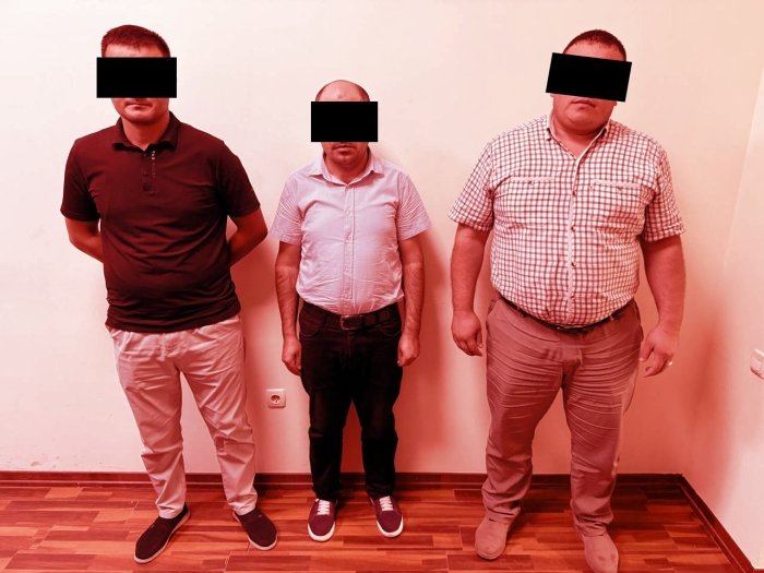 Hokim yordamchisi qo‘lga olindi: u pulni boshqa mansabdorlarga berishi kerak bo‘lgan