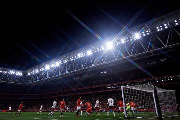 ФИФА испаниялик мухлисларнинг мусулмонларга қарши ҳайқириқлари бўйича суриштирув бошлади