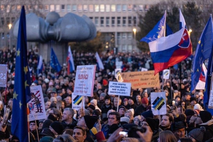 Slovakiyada keng ko‘lamli norozilik aksiyalari boshlandi