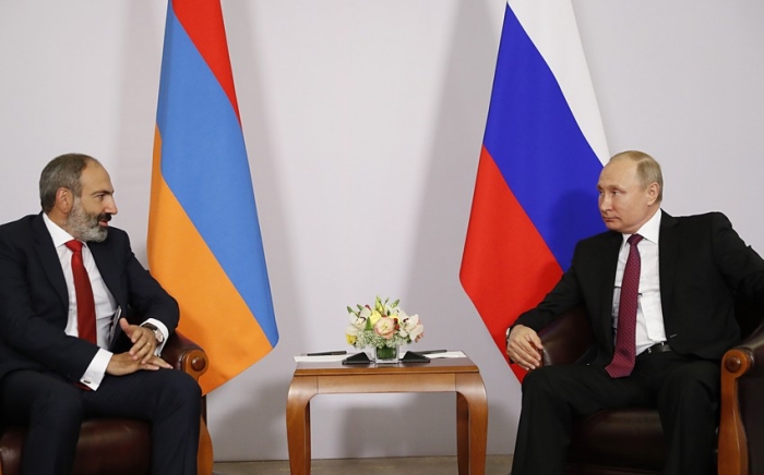 Путин Пашинян билан Қорабоғдаги вазиятни муҳокама қилди
