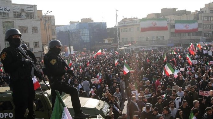 Эрондаги тартибсизликлар вақтида 3700 дан ортиқ полиция ходими жароҳат олди