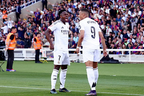Xabi Alonso Mbappe va Vinisius borasida qaror qabul qildi