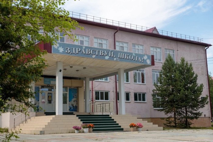 Россиядаги мактабларнинг биридаги бомба таҳдиди туфайли ўқувчилар бинодан эвакуация қилинди