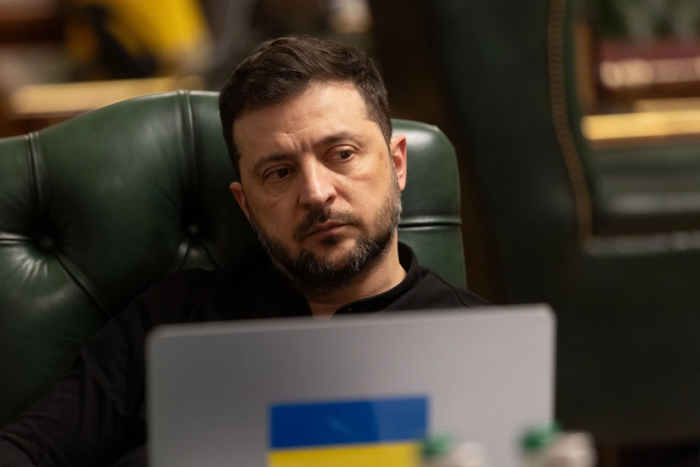 Зеленский: "Ҳарбий ҳолат даврида сайловлар ўтказилишини қўллаб-қувватлашга тайёрман"