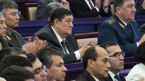 Rustam Inoyatov senatorlikdan ketdimi? Uning nomi senatorlar ro‘yxatida yo‘q!